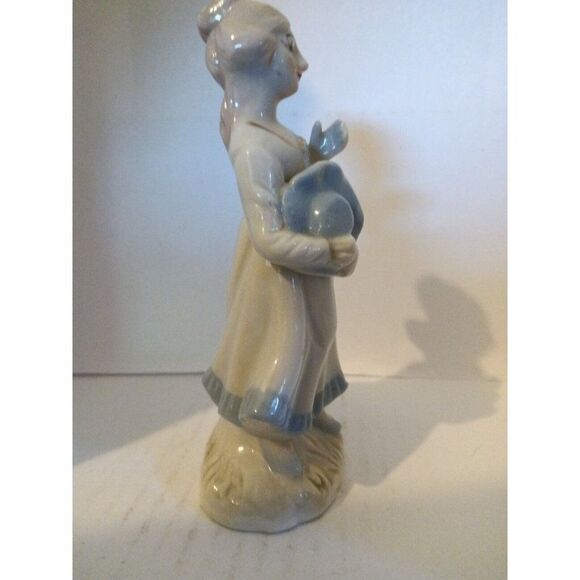 Ensco porcelain figurines lady holding hat - Picture 4 of 6